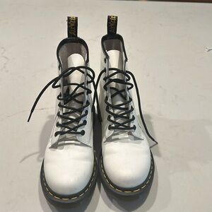 Dr Martins AirWair with Bouncing Soles White leather women’s 8
